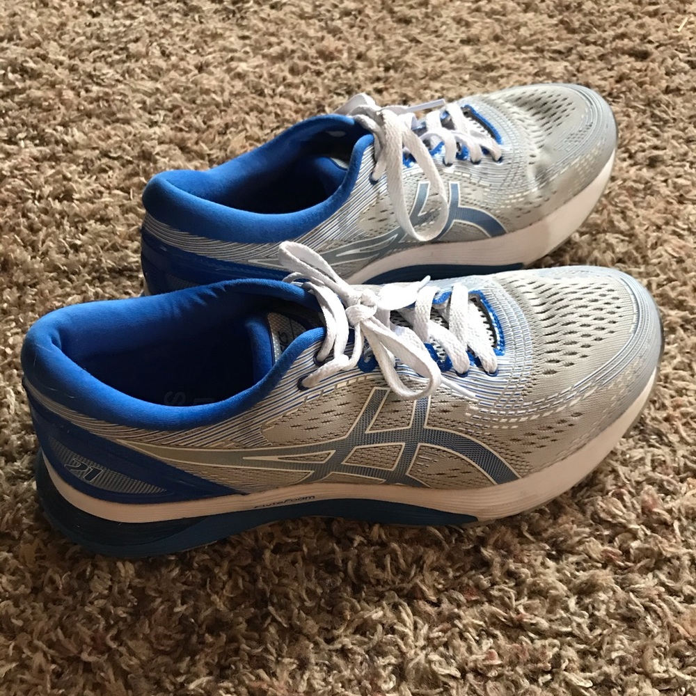 Asics Gel-Nimbus 21 Lite Show